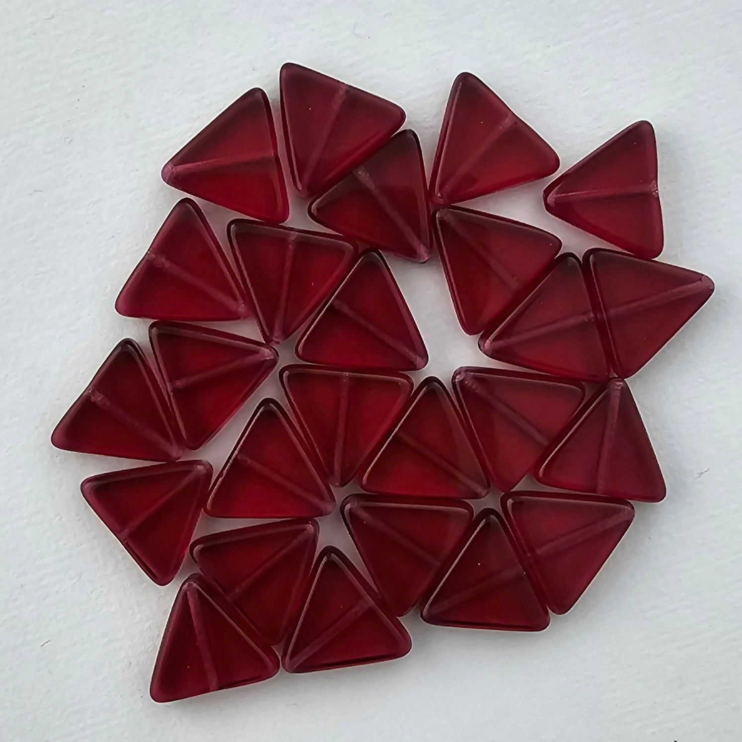 12mm Fuchsia Transparent Triangle