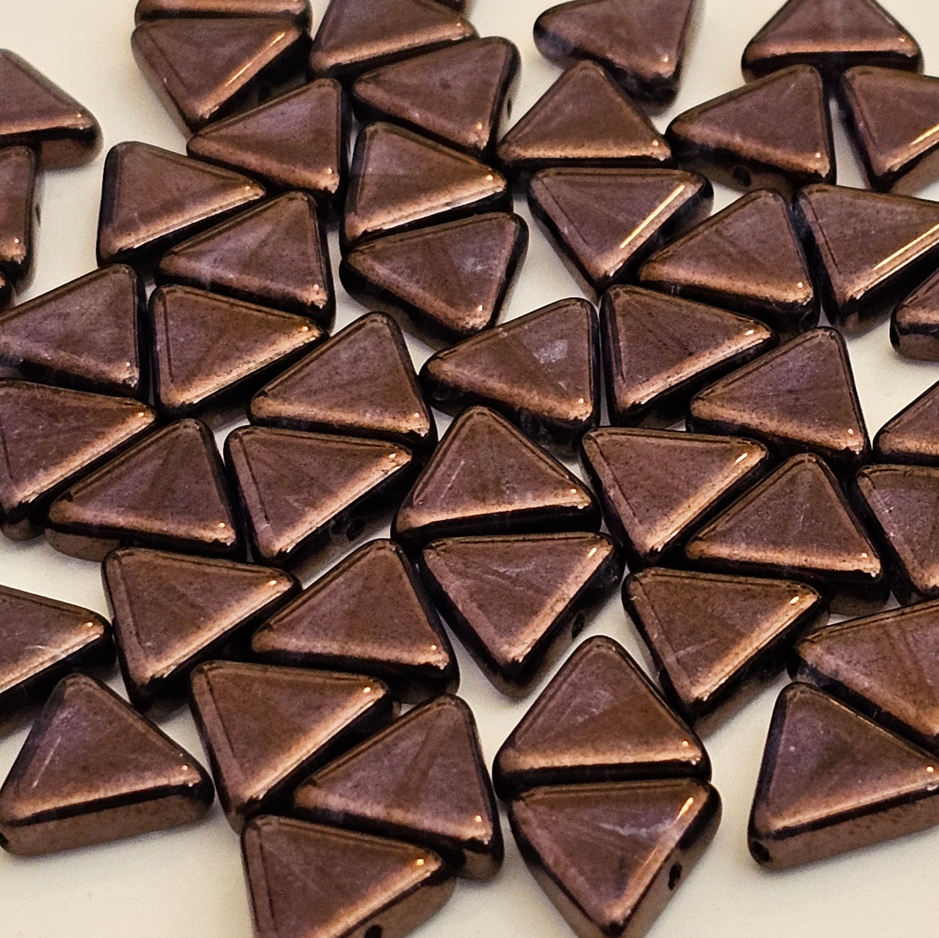 12mm - Purple Luster ‐ Triangle