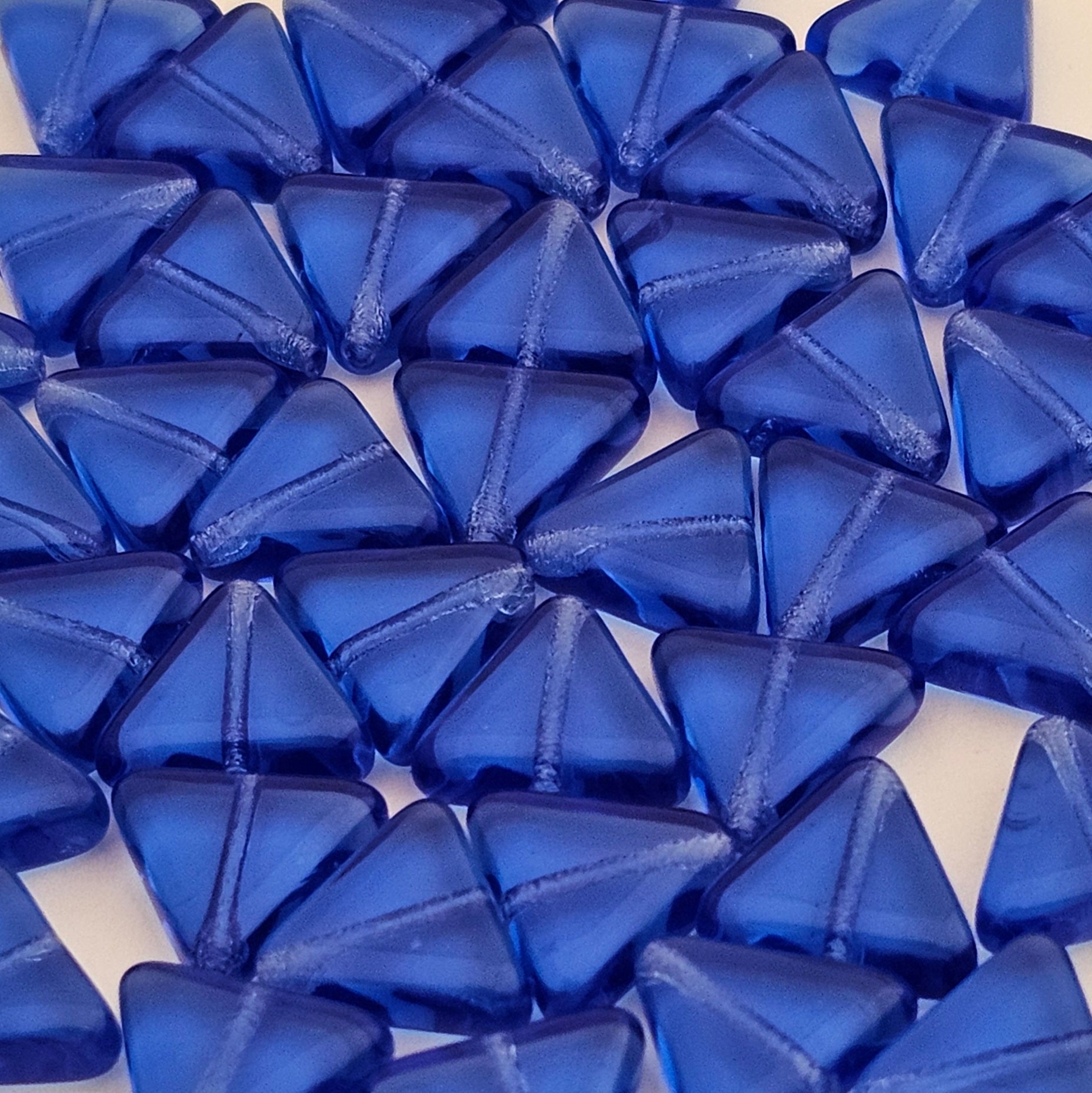12mm - Sapphire ‐ Triangle NEW BATCH