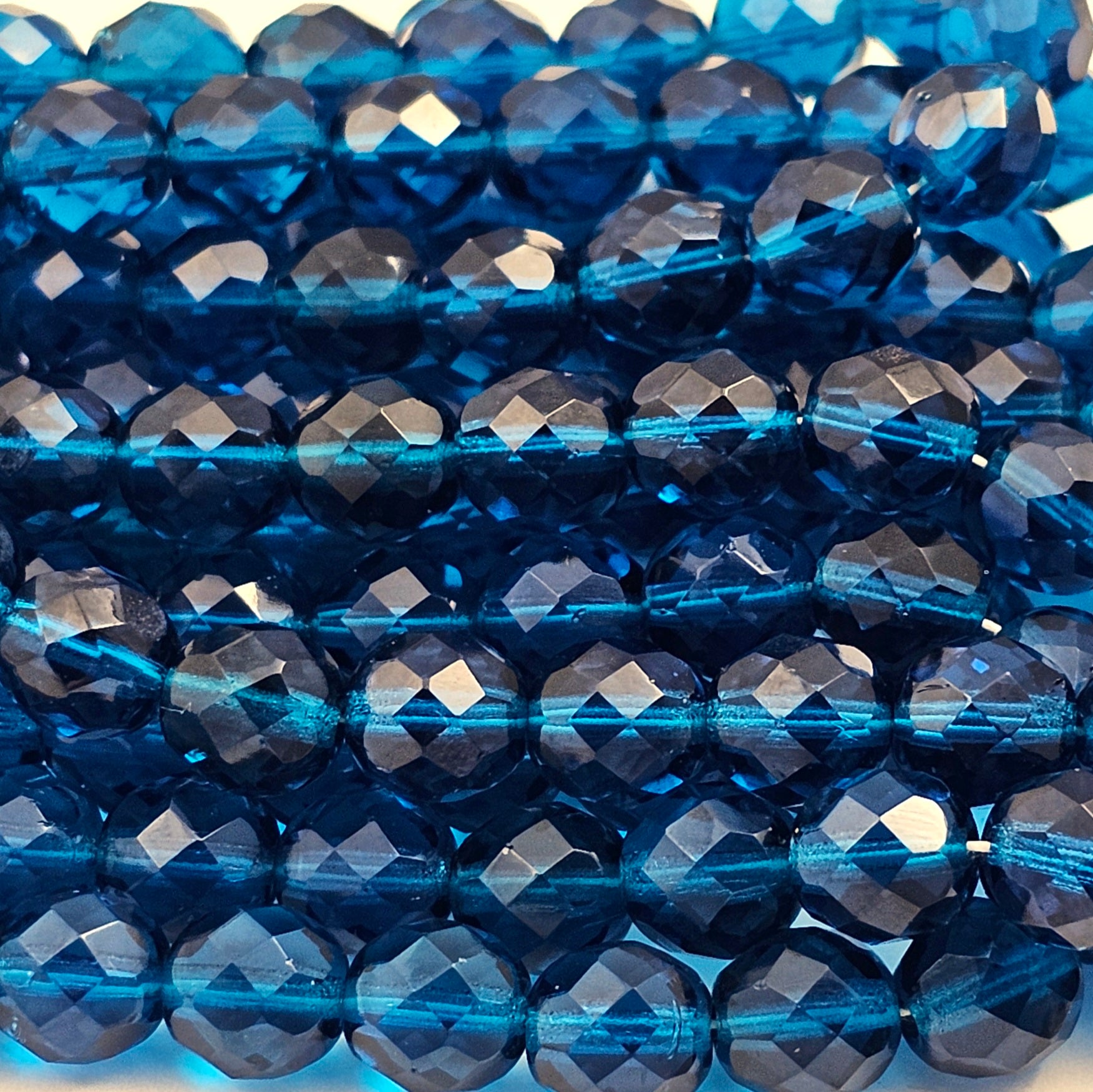 8mm - Capri - Fire Polished