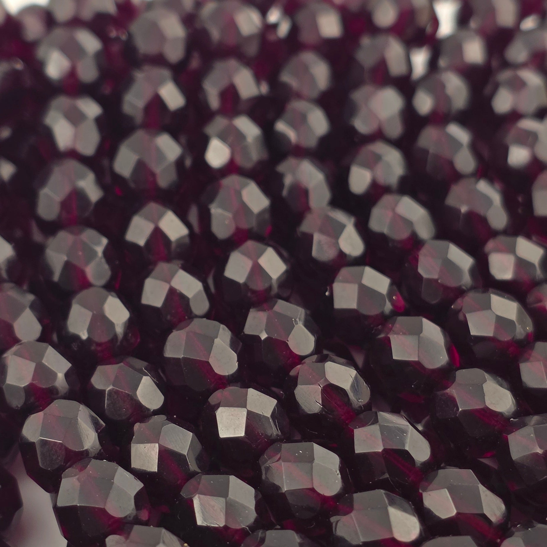 8mm - Very Dark Garnet - Fire Polished