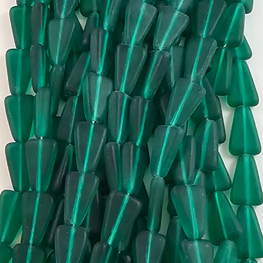 16x10mm Green Matte Long Triangle