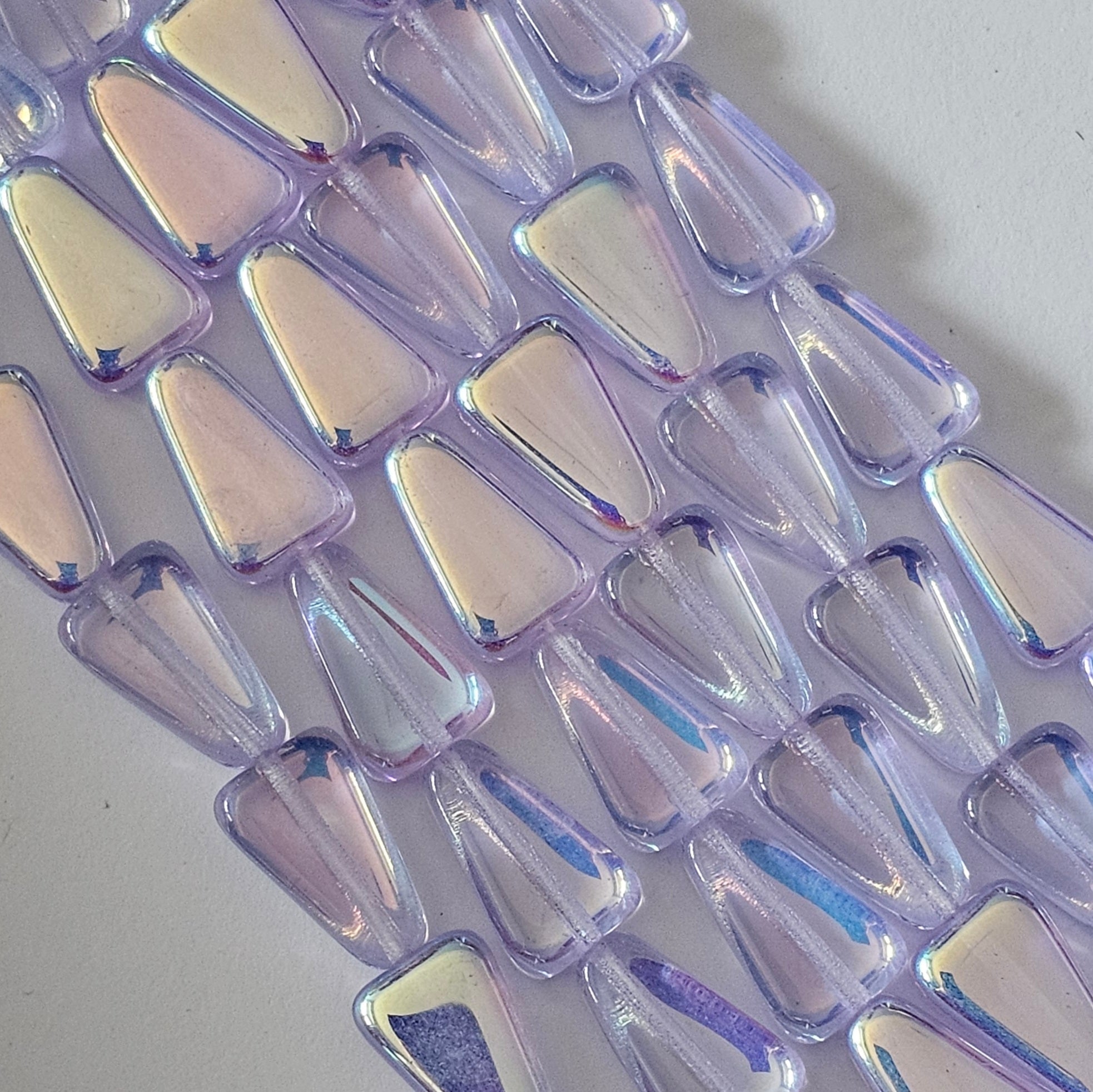 Alexandrite Triangle 16x10mm Alexandrite AB Long Triangle – Talisman Beads