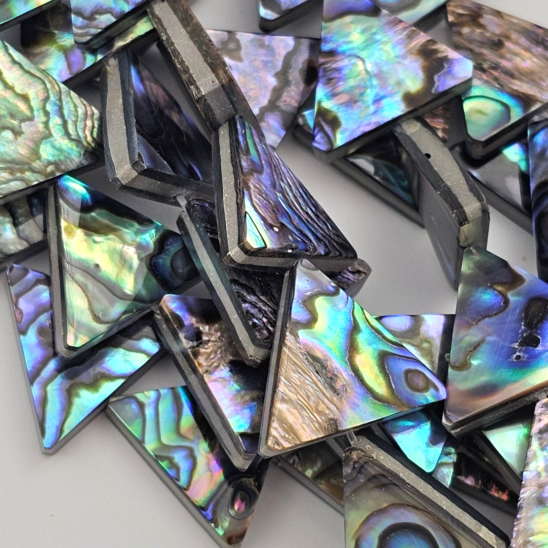 LIMITED EDITION 15mm Triangle - Paua