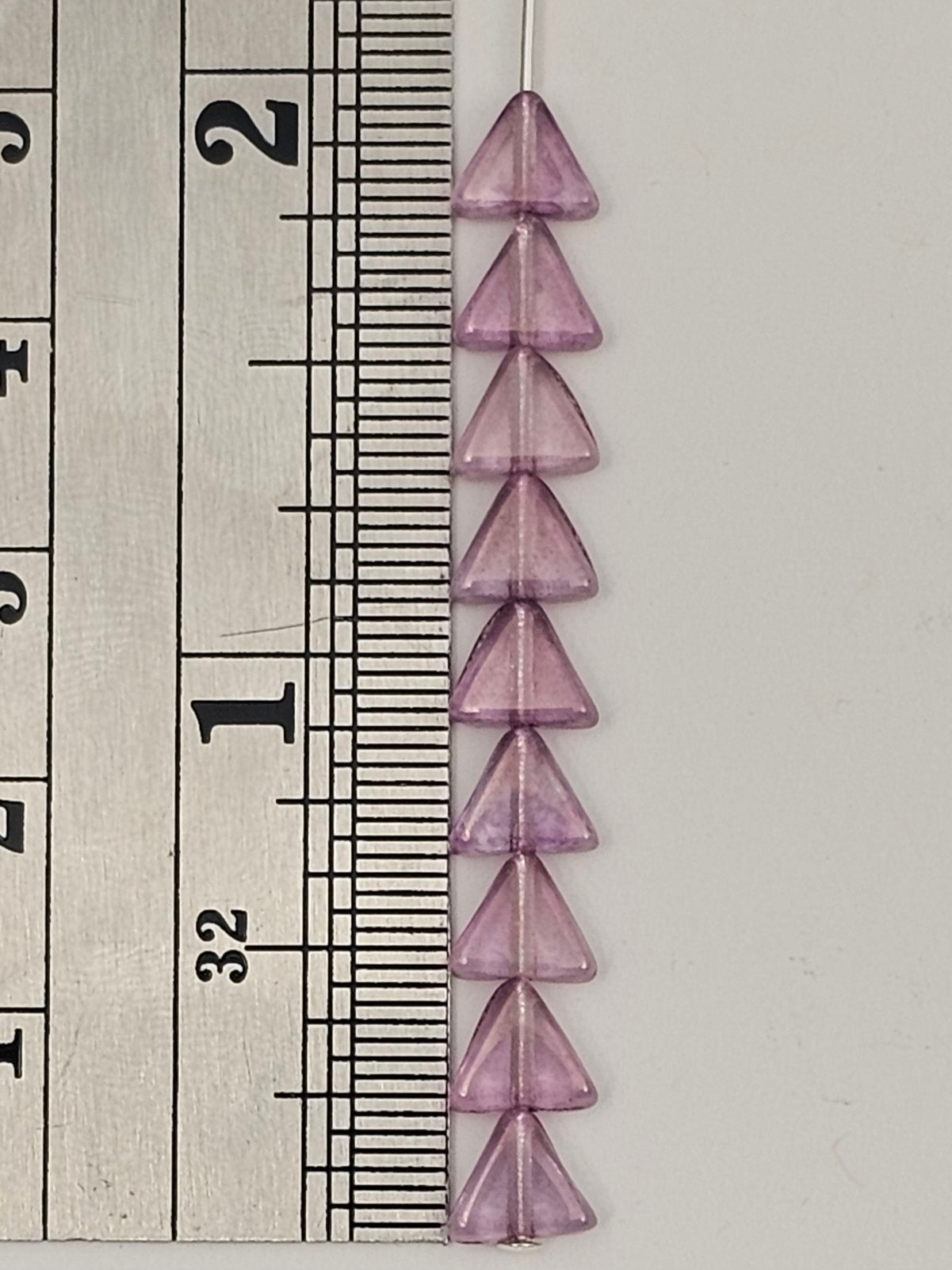 6mm Lilac Purple Luster Triangles