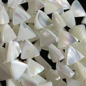 8mm Triangles Mother of Pearl - White