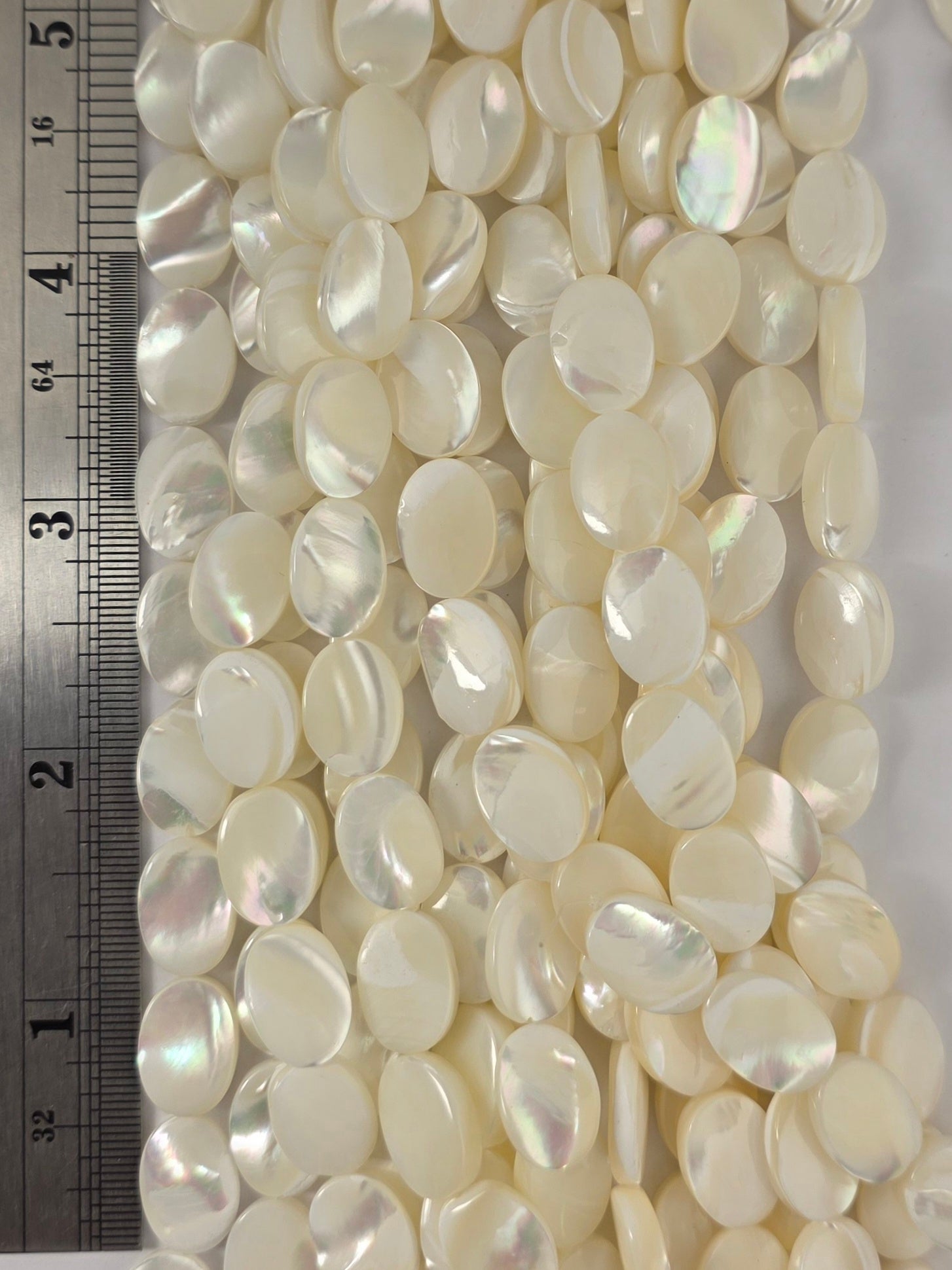 10x14mm - Mother of Pearl - Oval - White