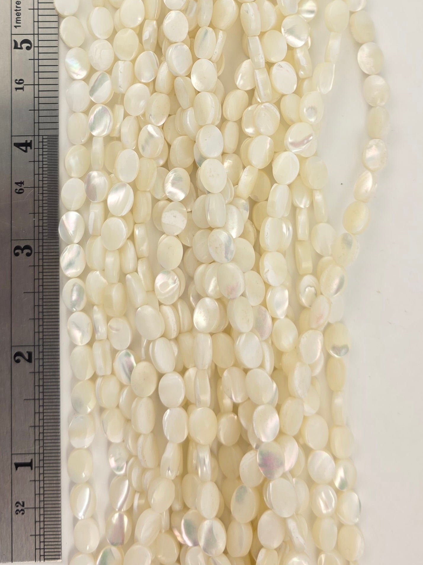 6x8mm - Mother of Pearl - Oval - White