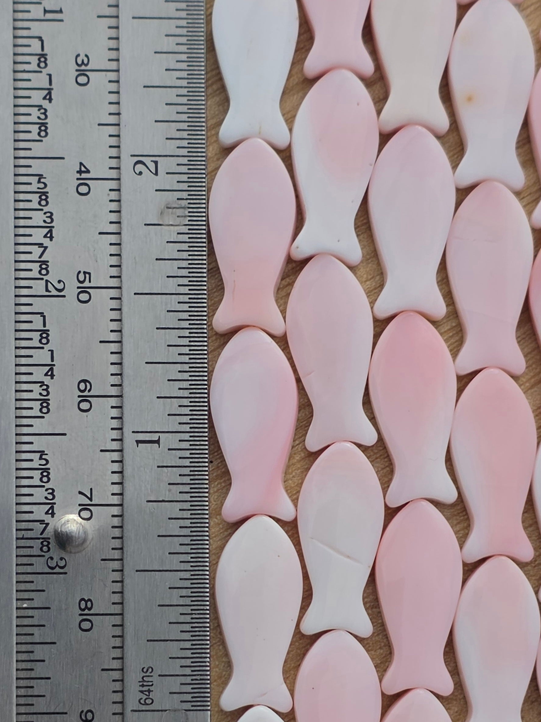 18x8mm - Pink Conch - Fish