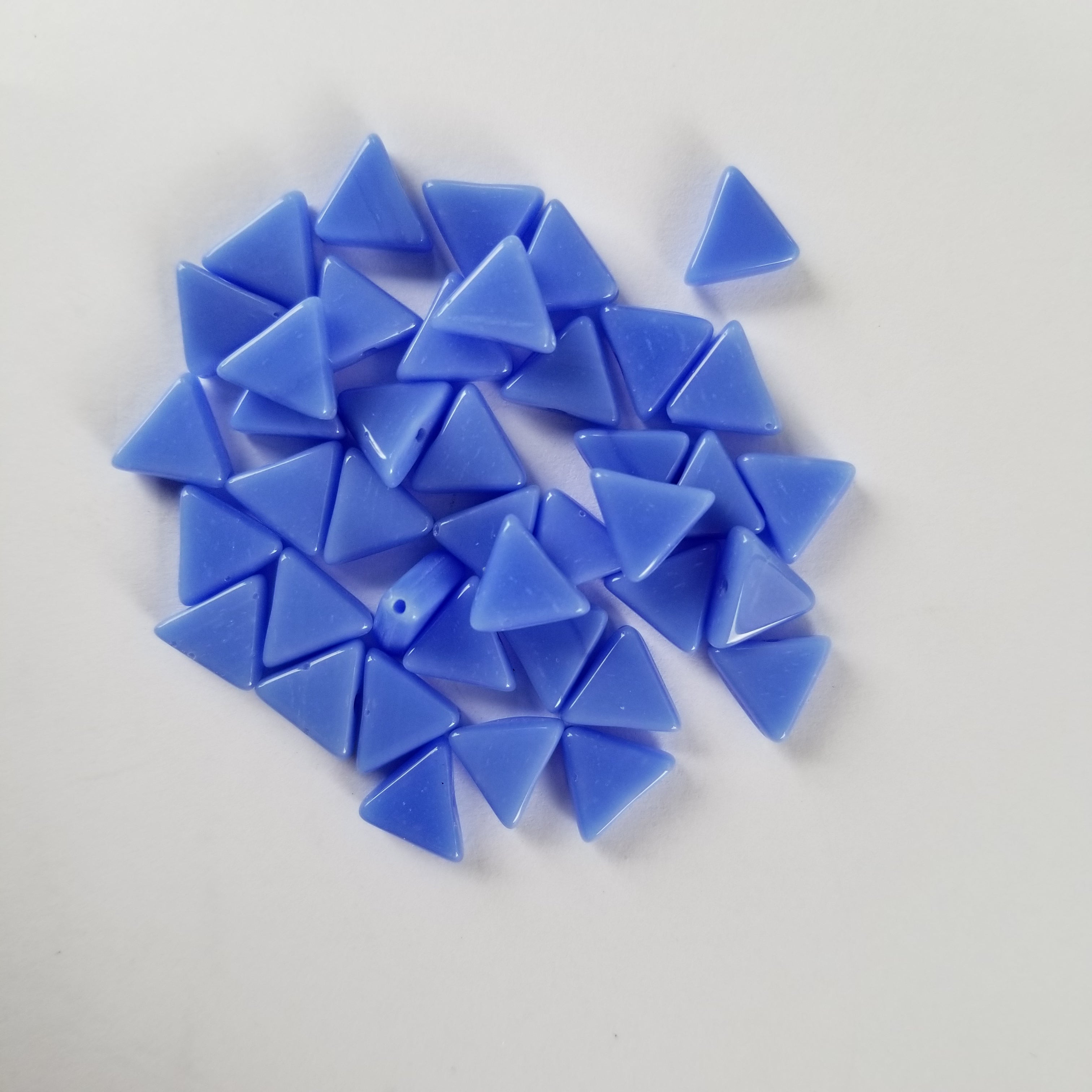 8mm Periwinkle Opaque Triangles