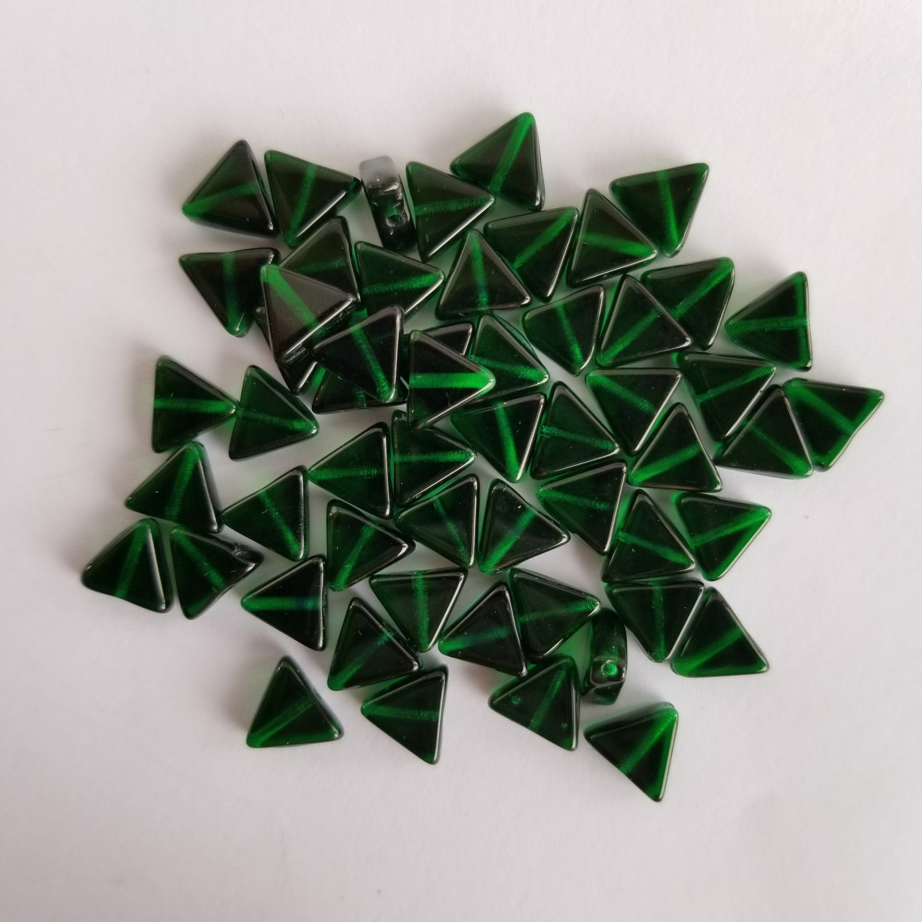 8mm Dark Green Transparent Triangles