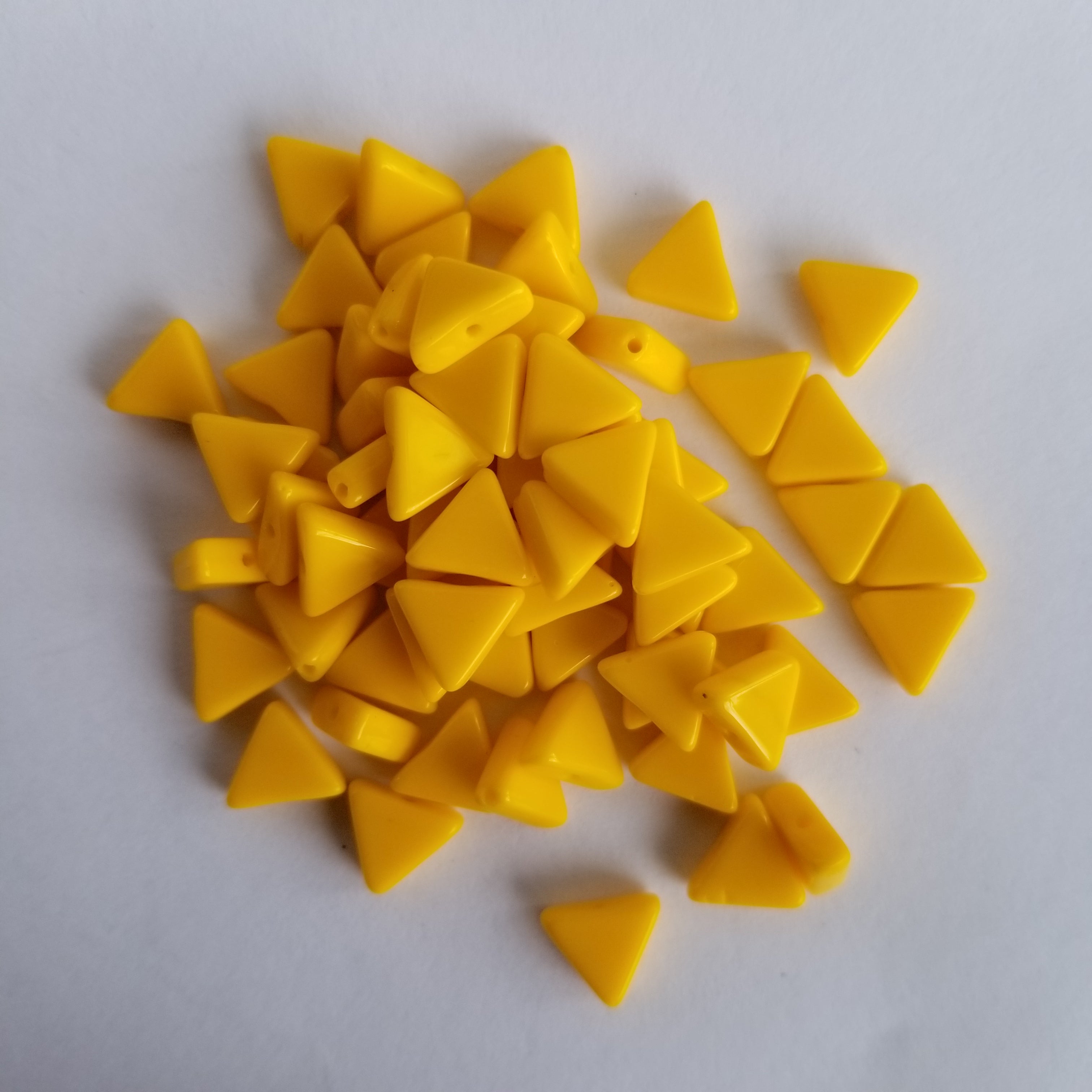 8mm Yellow Opaque Triangles