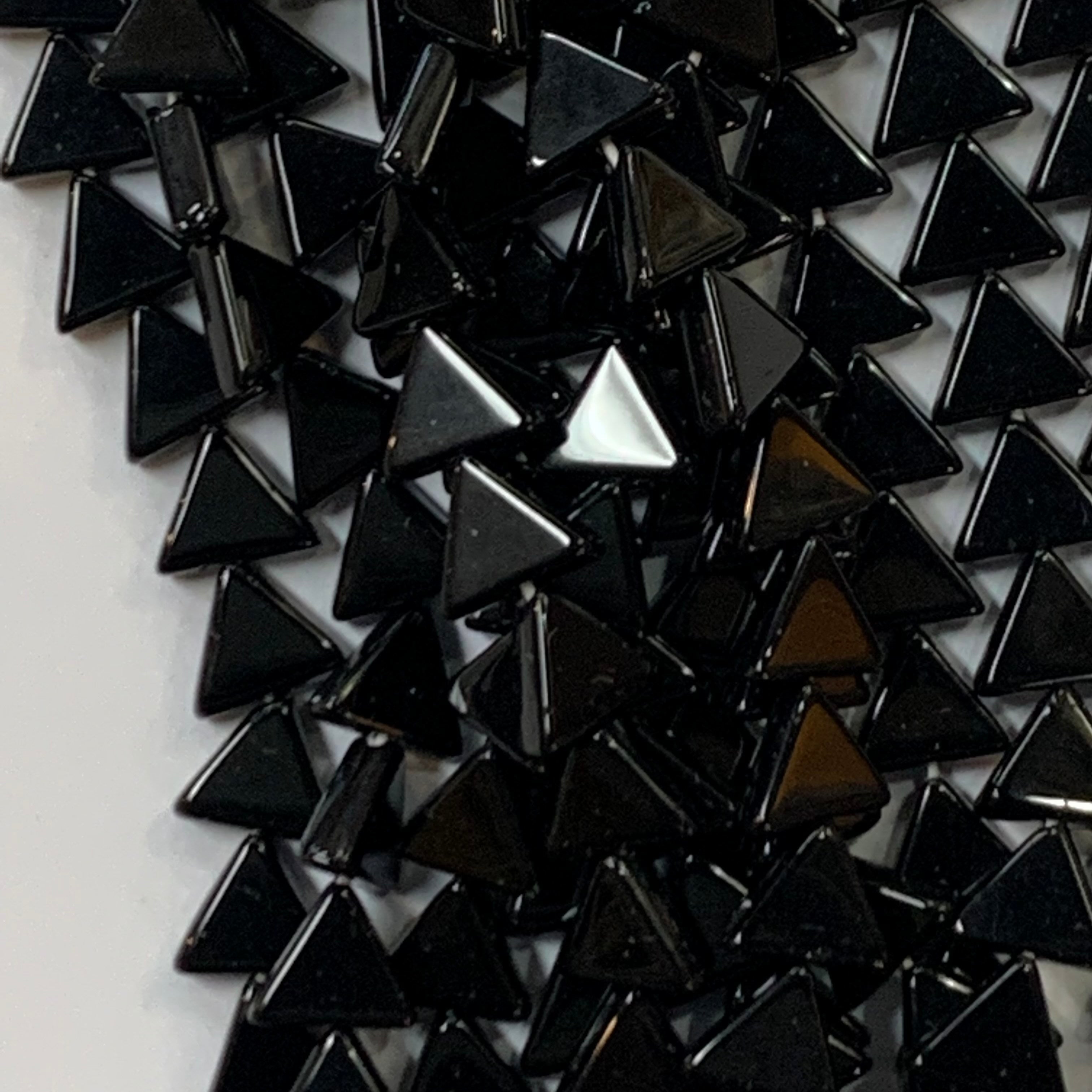 10mm Black Triangles